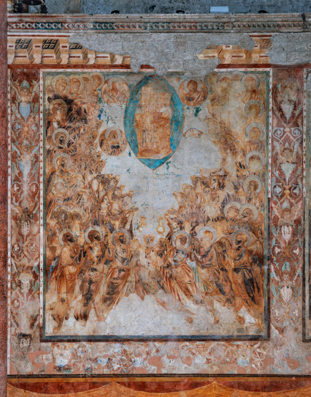 Assisi, Basilica superiore di San Francesco, transetto meridionale, parete sud, “Visioni apocalittiche”:  “La visione del Trono e l’Adorazione dell’Agnello”.  Affreschi di Cimabue (Cenni di Pepo 1277-1283?) e bottega.

[ENG]
Assisi, Upper Basilica of Saint Francis, the southern transept, the southern wall, “Apocalyptic visions”: “The vision of the Throne and the Adoration of the Lamb”. Frescoes by Cimabue (Cenni di Pepo 1277-1283?) and workshop.
Basilica di San Francesco, Assisi (PG), Umbria, Italia - Italy