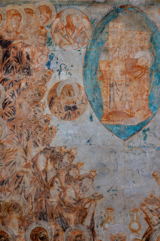Assisi, Basilica superiore di San Francesco, transetto meridionale, parete sud, “Visioni apocalittiche”:  “La visione del Trono e l’Adorazione dell’Agnello”. Particolare. Affreschi di Cimabue (Cenni di Pepo 1277-1283?) e bottega.

[ENG]
Assisi, Upper Basilica of Saint Francis, the southern transept, the southern wall, “Apocalyptic Visions”: “The vision of the Throne and the Adoration of the Lamb”. Detail. Frescoes by Cimabue (Cenni di Pepo 1277-1283?) and workshop.
Basilica di San Francesco, Assisi (PG), Umbria, Italia - Italy