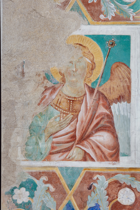 Assisi, Basilica superiore di San Francesco, transetto meridionale, parete meridionale, archivolto destro: primo “Angelo” dall’alto. Affresco di Cimabue (Cenni di Pepo) e bottega (1288-92).


[ENG]
Assisi, Upper Basilica of St. Francis, southern transept, southern wall, right archivolt: first “Angel” from above. Fresco by Cimabue (Cenni di Pepo) and workshop (1288-92).
Basilica superiore di San France, Assisi (PG), Umbria, Italia - Italy