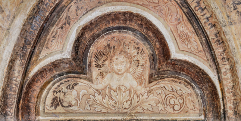 Assisi, Basilica superiore di San Francesco, transetto meridionale, parete ovest: “angelo sovrapposta e fregio floreale”. Affreschi di Cimabue (Cenni di Pepo 1277-1283?) e bottega.

[ENG]
Assisi, Upper Basilica of Saint Francis, southern transept: view of the west wall with “An Angel above the door and a floral frieze”. Frescoes by Cimabue (Cenni di Pepo 1277-1283?) and workshop.
Basilica di San Francesco, Assisi (PG), Umbria, Italia - Italy