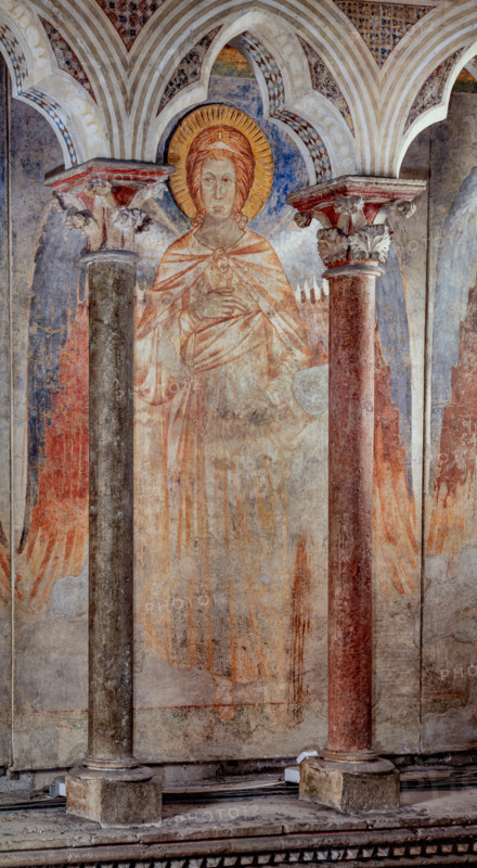 Assisi, Basilica superiore di San Francesco, transetto meridionale, parete ovest, registro mediano: secondo angelo (Principato) delle “Gerarchie angeliche”. 
Affreschi di Cimabue (Cenni di Pepo 1277-1283?) e bottega.


[ENG]
Assisi, Upper Basilica of Saint Francis, southern transept, west wall, the middle register: the second angel of the angelic hierarchies. Frescoes by Cimabue (Cenni di Pepo 1277-1283?).
Basilica superiore di San France, Assisi (PG), Umbria, Italia - Italy