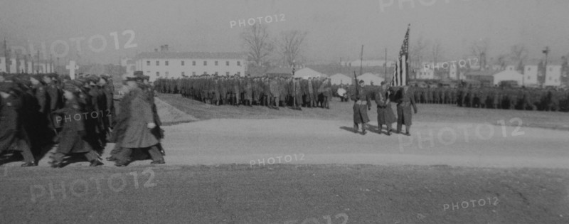 Marching Soldiers, WWII, HQ 2nd Battalion, 389th Infantry, US Army Military Base, Indiana, USA, 1942