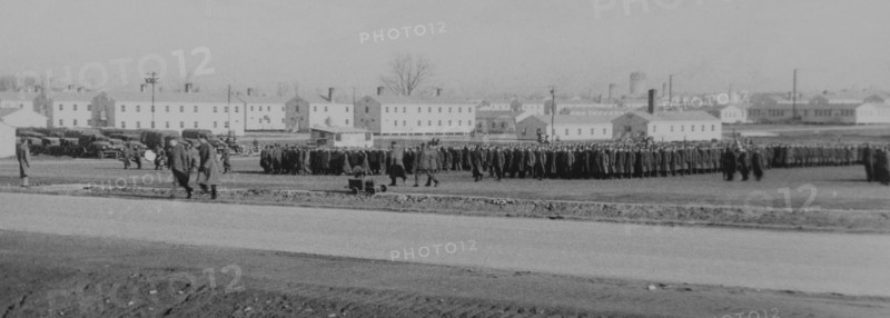 Marching Soldiers, WWII, HQ 2nd Battalion, 389th Infantry, US Army Military Base, Indiana, USA, 1942