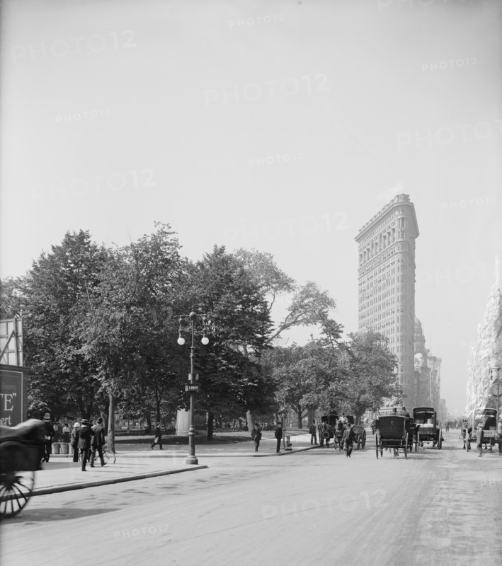 Fifth Avenue Looking South To Flatiron Building, New York City, New York, USA, Detroit Publishing Company, 1905