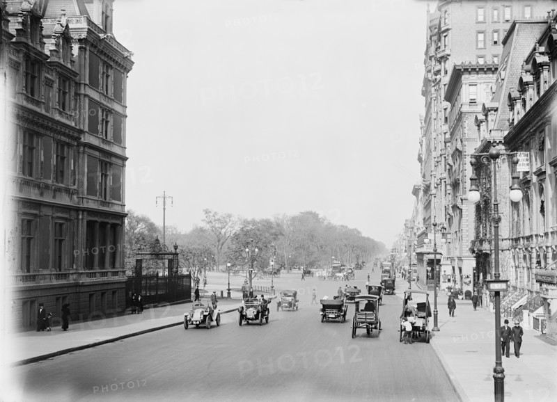 Fifth Avenue at Fifty- Seventh Street, North to Central Park, New York City, New York, USA, Detroit Publishing Company, 1915