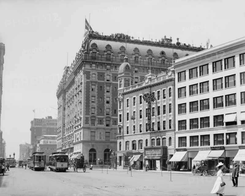 Street Scene, Hotel Astor and Astor Theater, Broadway, Times Square, New York City, New York, USA, Detroit Publishing Company, 1910