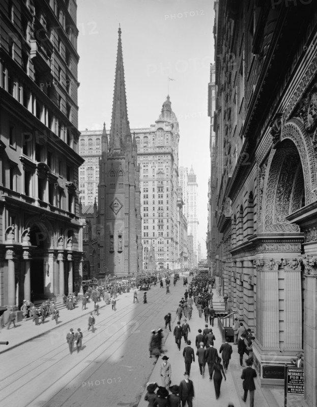 Street Scene, Broadway and Trinity Church, New York City, New York, USA, Detroit Publishing Company, 1915