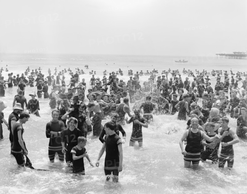 Crowd Enjoying Beach, Atlantic City, New Jersey, USA, Detroit Publishing Company, 1905