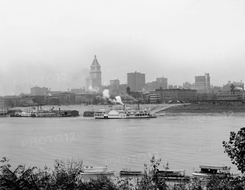 Skyline Along River, Cincinnati, Ohio, USA, Detroit Publishing Company, 1915