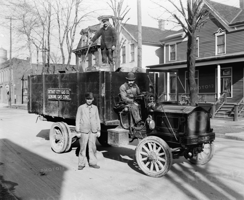 Gas Coke Delivery Wagon and Workers, Detroit City Gas Company, Detroit, Michigan, USA, Detroit Publishing Company, 1915