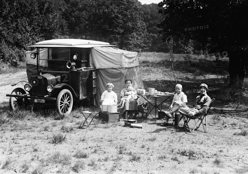 Family Camping, Texas, USA, Harris & Ewing, 1920
