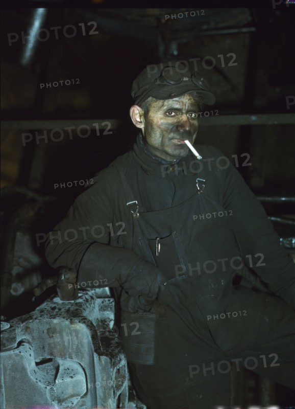 Railroad Worker for Chicago & Northwestern Transportation Company, Proviso Yards, Melrose Park, Illinois, USA, Jack Delano for Office of War Information, circa 1942