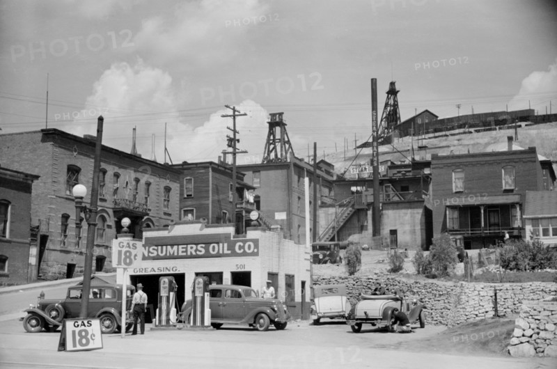 Gas Station, Butte, Montana, Arthur Rothstein for Farm Security Administration (FSA), July 1939