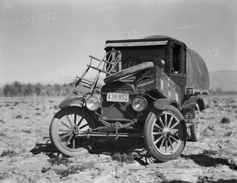 Migrant Worker's Car from Texas Parked in Field, Coachella Valley, California, USA, Dorothea Lange for Farm Security Administration, February 1937
