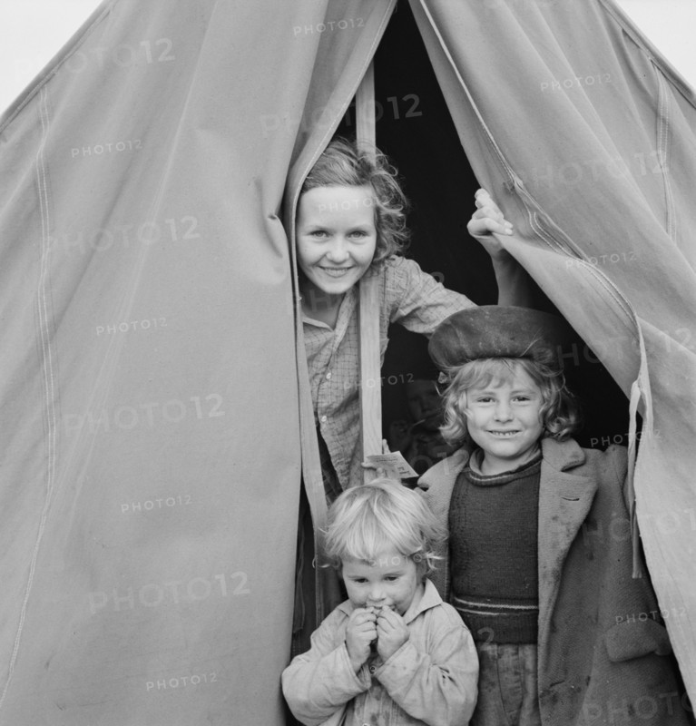 Light-hearted Children in Farm Security Administration (FSA) Camp, Merrill, Klamath County, Oregon, USA, Dorothea Lange for Farm Security Administration, October 1939