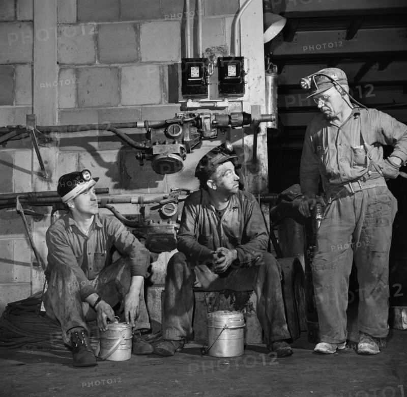 Miners Having Lunch in Machine Shop, Montour No. 4 Mine of Pittsburgh Coal Company, Pittsburgh, Pennsylvania, USA, John Collier for Office of War Information, November 1942