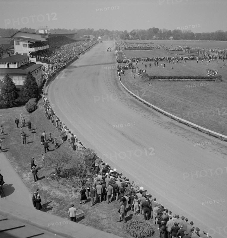 General View, Pimlico Race Track, near Baltimore, Maryland, USA, Arthur S. Siegel for Office of War Information, May 1943