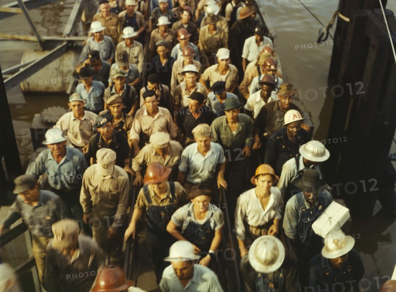 Workers Leaving Pennsylvania Shipyards, Beaumont, Texas, USA, John Vachon for Office of War Information, June 1943