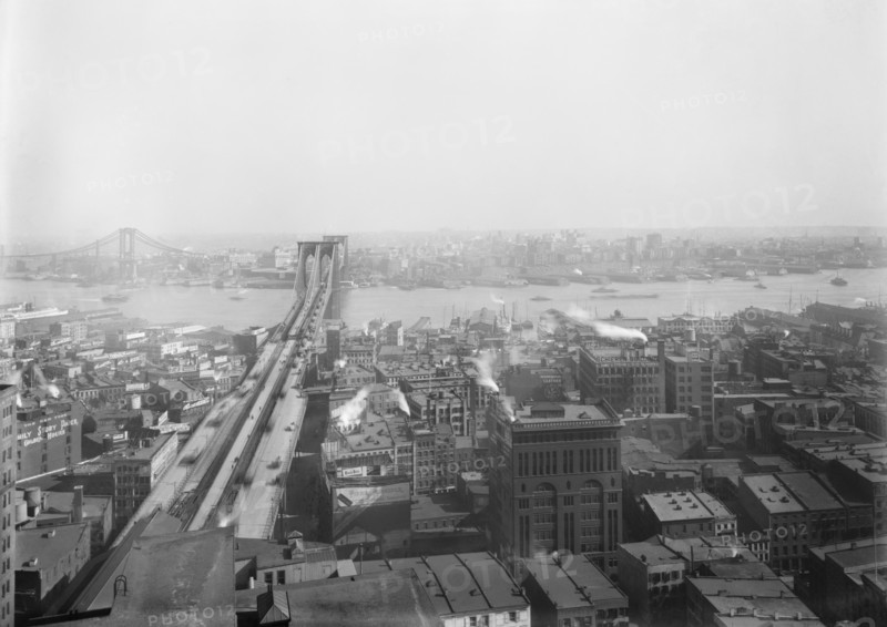 Brooklyn Bridge and East River, New York City, New York, USA, Bain News Service, April 1909
