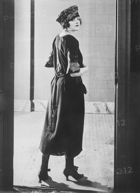 Actress Elaine Hammerstein, Fashion Portrait, Bain News Service, 1921