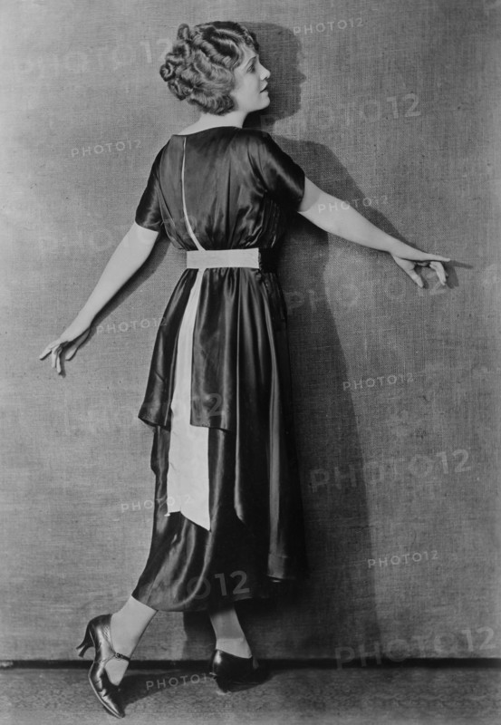 Actress Betty Ross Clarke, Fashion Portrait, Bain News Service, 1920