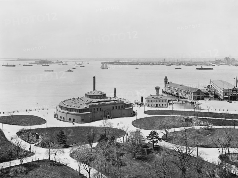 Battery and Aquarium at Castle Garden, New York City, New York, USA, Detroit Publishing Company, 1900