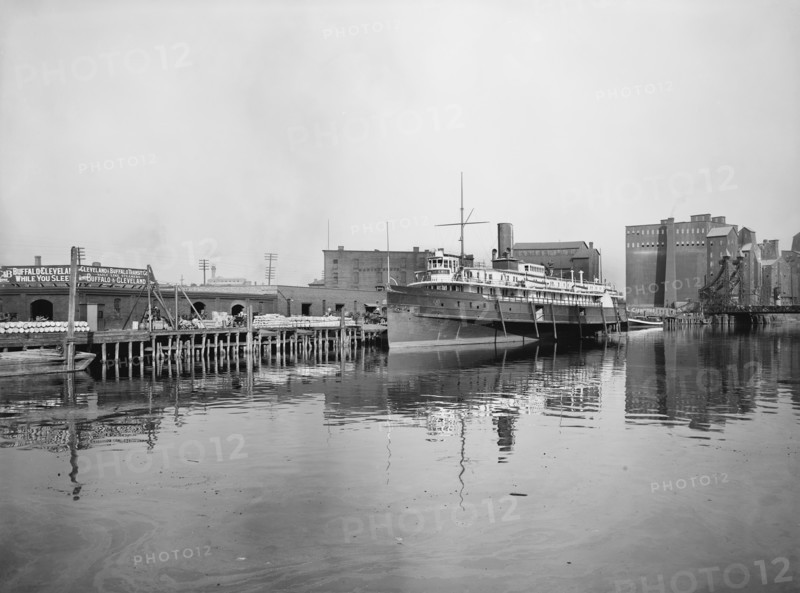C&B Line Freight Docks, Buffalo, New York, USA, Detroit Publishing Company, 1905
