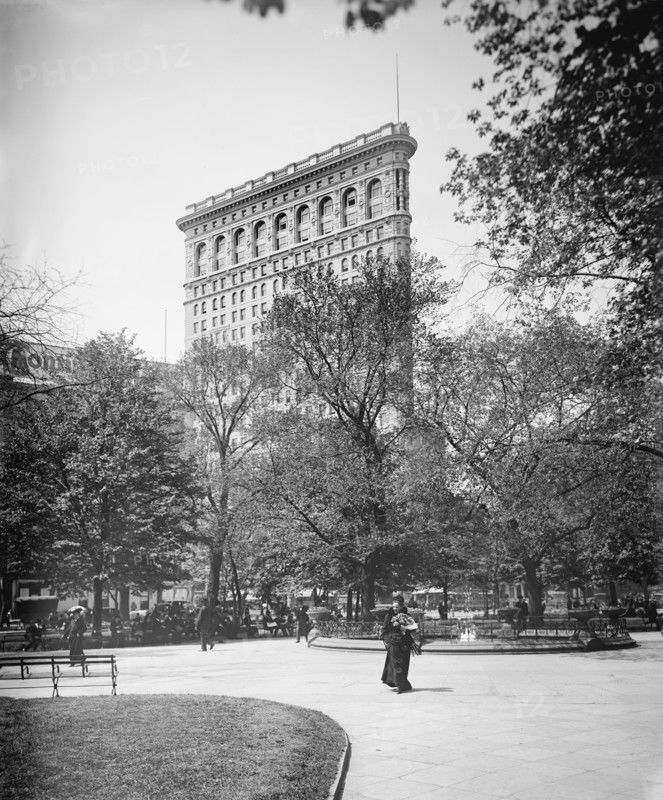 Madison Square Park with Flatiron Building in Background, New York City, New York, USA, Detroit Publishing Company, 1902