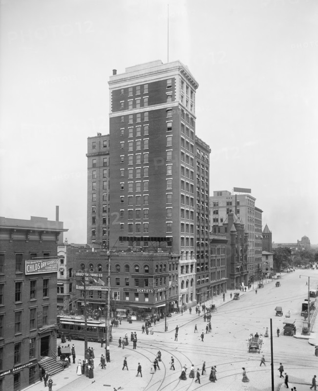 High and Broad Streets, Columbus, Ohio, USA, Detroit Publishing Company, 1905