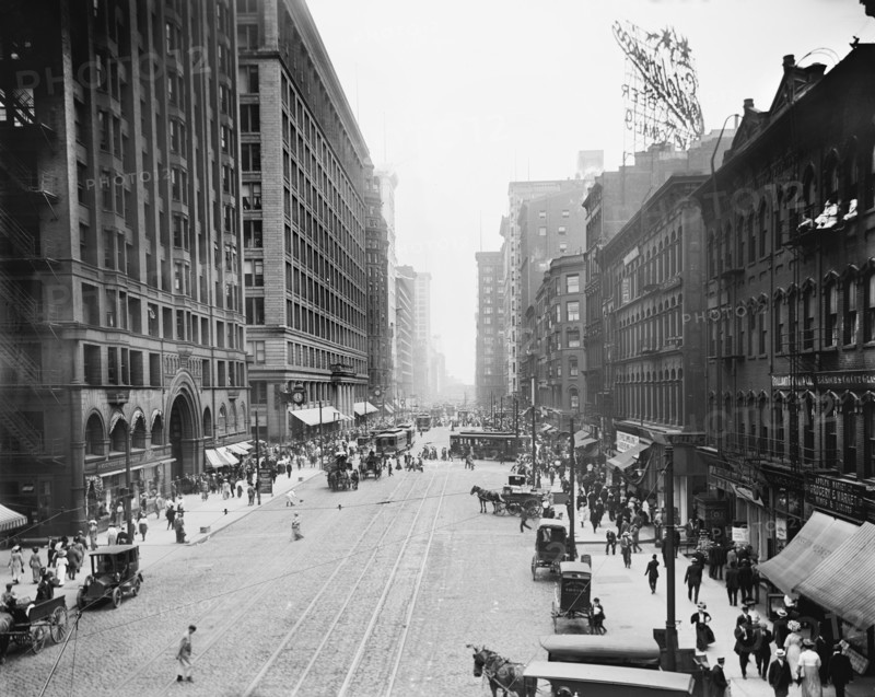 State Street, south from Randolph, Chicago, Illinois, USA, Detroit Publishing Company, 1910