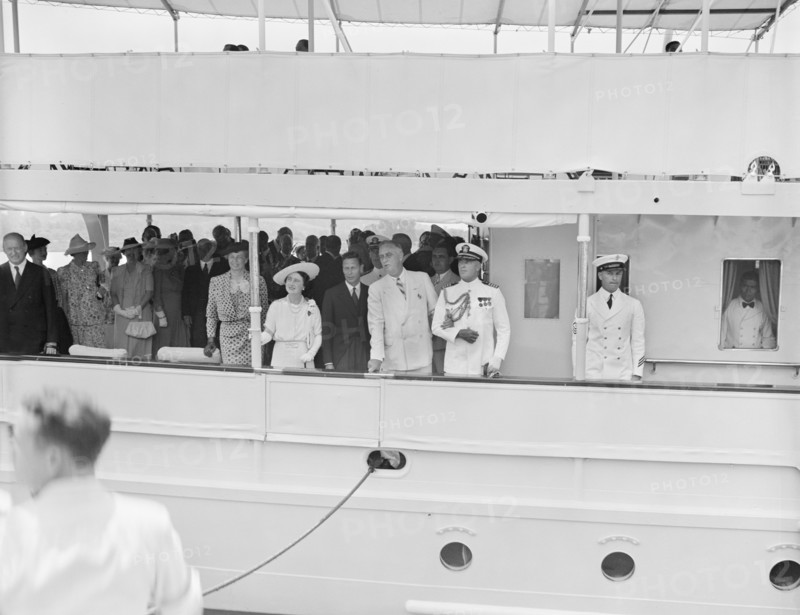First Lady Eleanor Roosevelt, Queen Elizabeth and King George of Great Britain, and U.S. President Franklin Roosevelt on Board Ship, Washington DC, USA, Harris & Ewing, June 1939