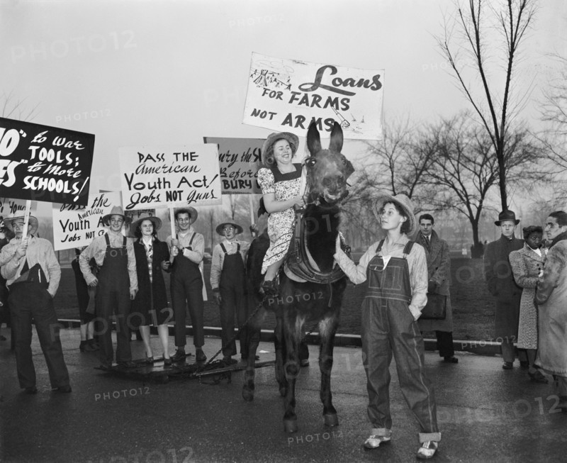 War Protesters, Washington DC, USA, Harris & Ewing, 1940