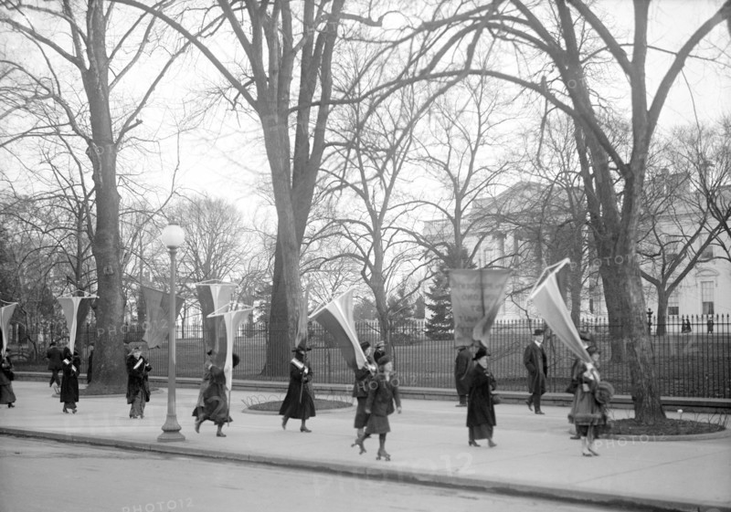 Suffragettes Picketing at White House, Washington DC, USA, Harris & Ewing, 1917