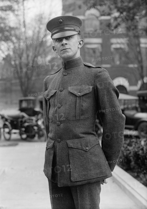 U.S. Marine Corps Private in Uniform, Portrait, USA, Harris & Ewing, 1916