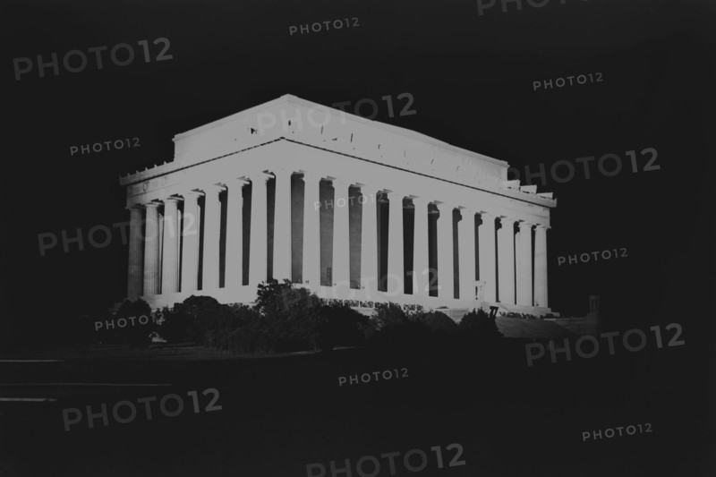 Lincoln Memorial at Night, Washington DC, USA, Harris & Ewing, 1923