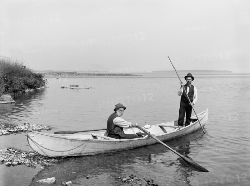 Two Boatmen, Saint Lawrence River, William Henry Jackson for Detroit Publishing Company, 1900