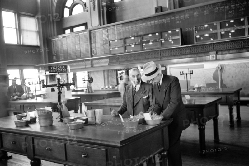 Buyer at Open Grain Market, Minneapolis Grain Exchange, Minneapolis, Minnesota, USA, John Vachon for Farm Security Administration, September 1939