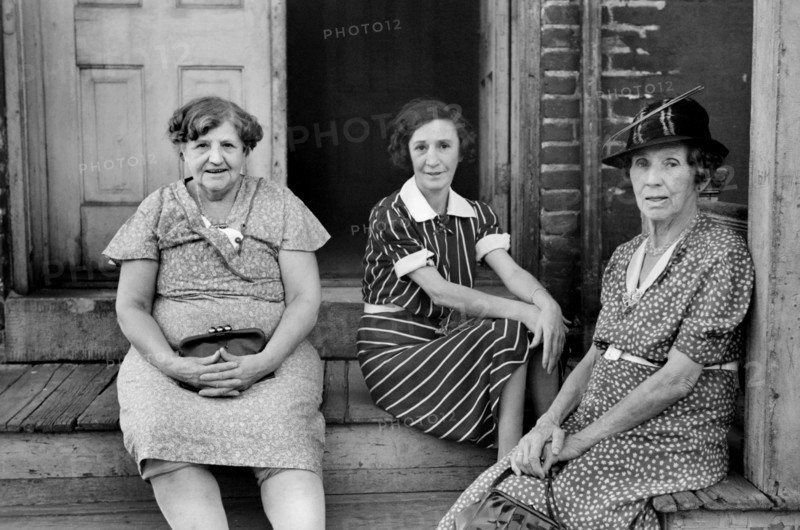 Ladies who Live in Rooming House, St. Paul, Minnesota, USA, John Vachon for Farm Security Administration, September 1939