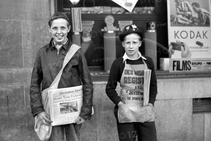 Two Newsboys, Marshalltown, Iowa, USA, John Vachon for Farm Security Administration, April 1940