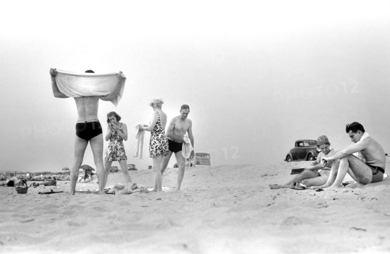 Group of People at Beach, Provincetown, Massachusetts, USA, Edwin Rosskam, Farm Security Administration, August 1940