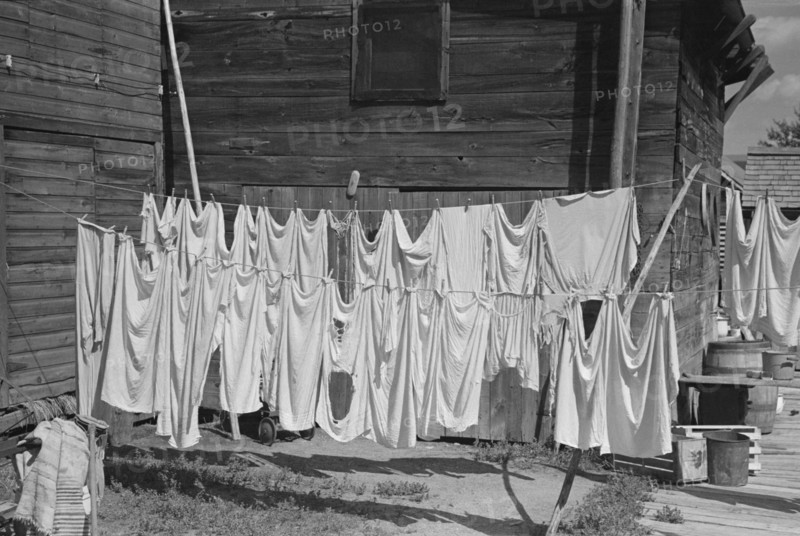 Clothesline, Winton, Minnesota, USA, Russell Lee, U.S. Resettlement Administration, August 1937