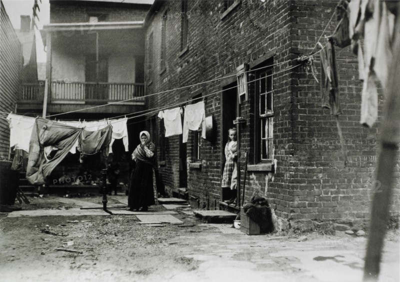 Tenement House With Laundry Hanging in Backyard, Pittsburgh, Pennsylvania, USA, 1907