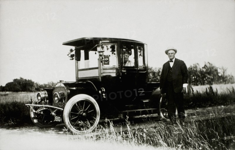 Couple With Stearn Automobile, USA, 1911