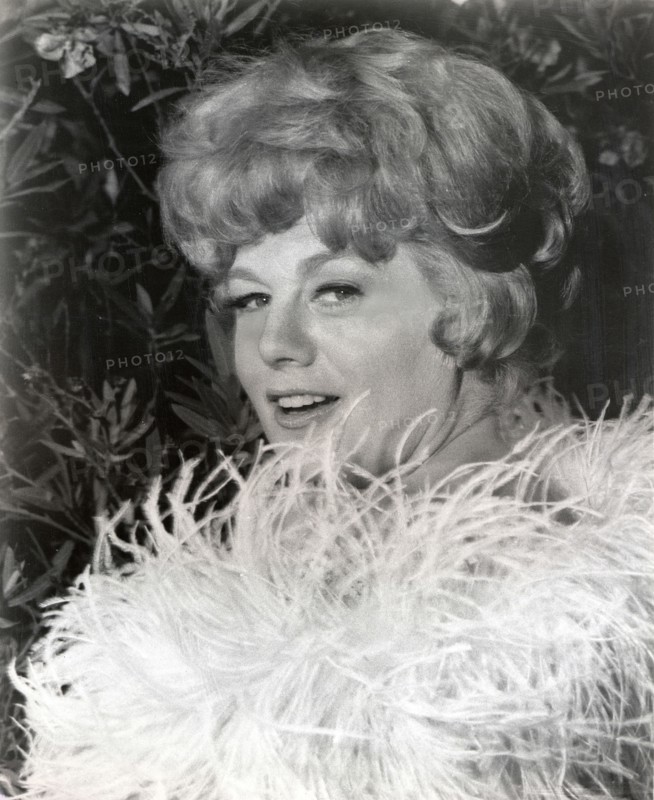 Shelley Winters, 1972