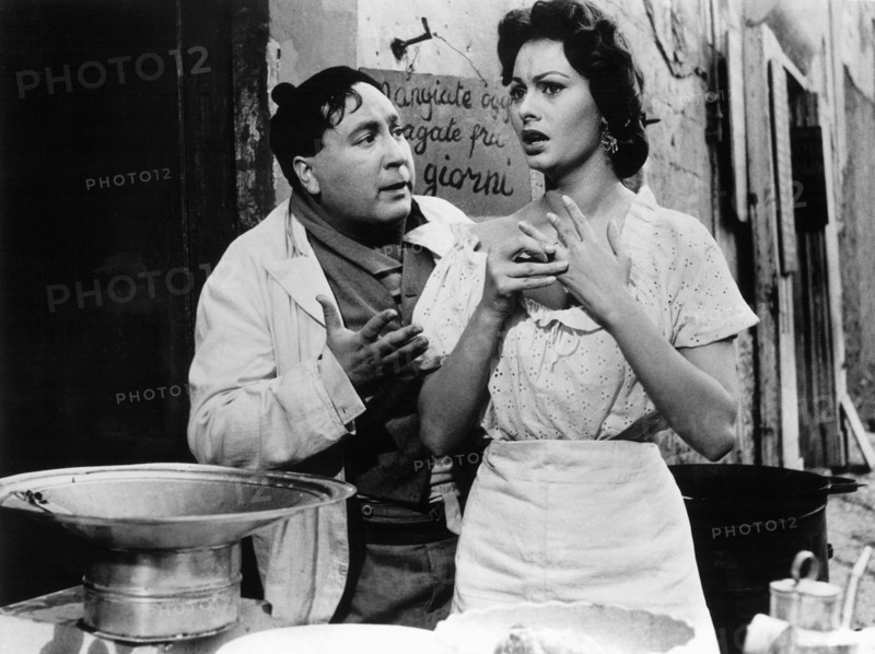 Giacomo Furia, Sophia Loren, on-set of the Film, "Gold of Naples" (aka L'Oro di Napoli), 1954