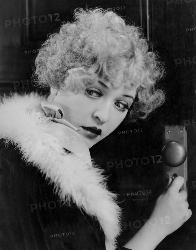 Phyllis Haver, on-set of the film, "Chicago", 1927