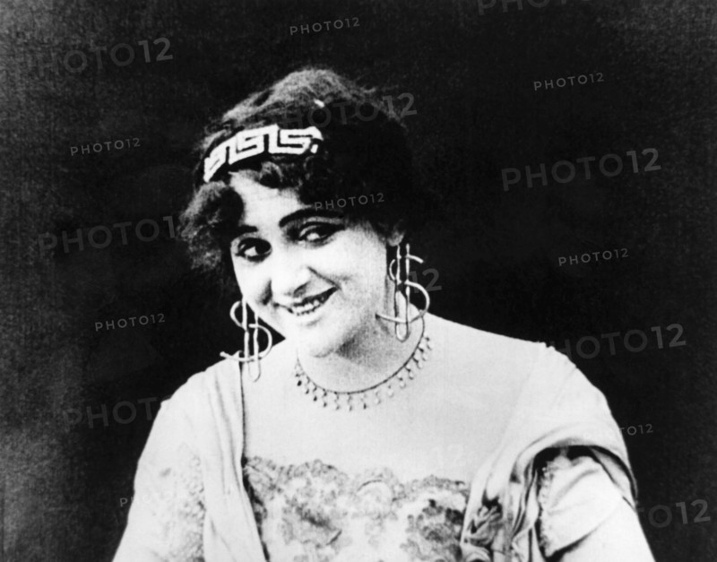 Blanche Sweet, on-set of the Silent Film "Winning an Heiress", 1911