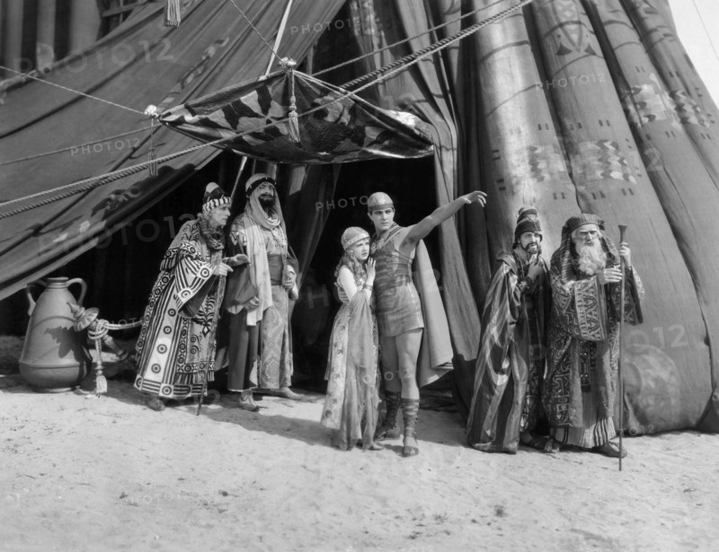 May McAvoy, Ramon Novarro, (center), on-set of the Silent Film "Ben-Hur", 1925