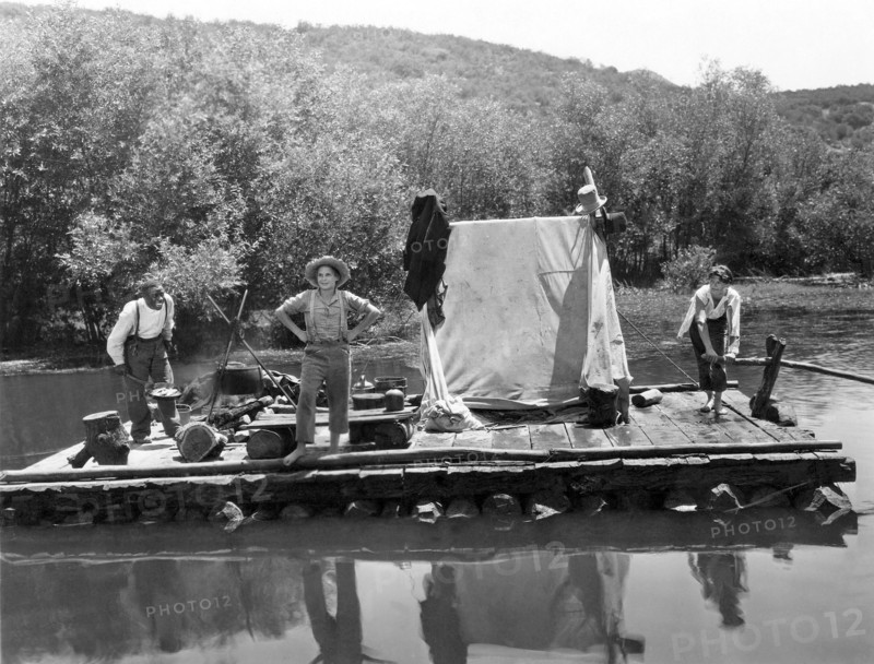 Clarence Muse, Jackie Coogan, Junior Durkin, on-set of the Film "Huckleberry Finn", 1931