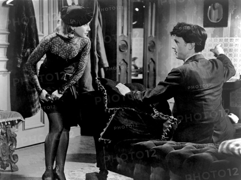 Julie Harris, Laurence Harvey, on-set of the British Film "I am a Camera", 1955